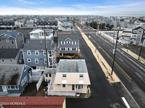 125 Throssell Rd, Lavallette NJ 08735-3230 exterior