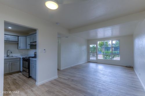 2943 17 St, Tucson AZ 85719-6948 exterior