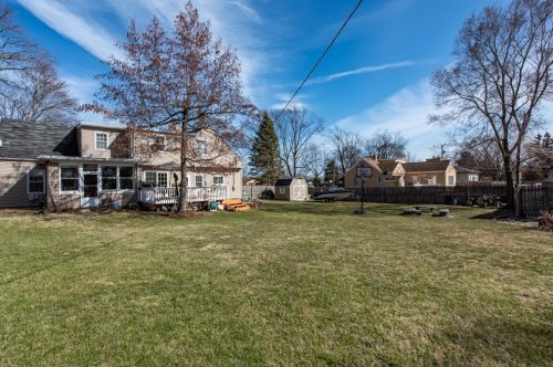 2440 Lewis Ave, Waukegan IL 60087-3056 exterior