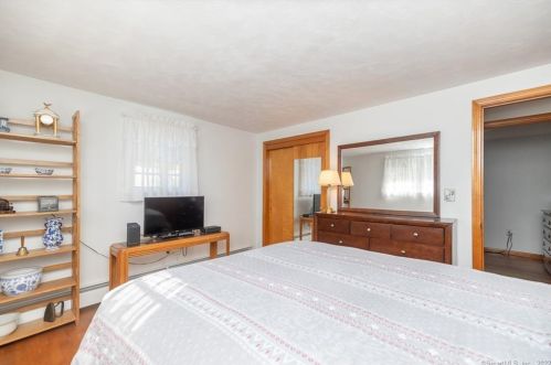 15 Bright St, Enfield CT 06082-5101 exterior