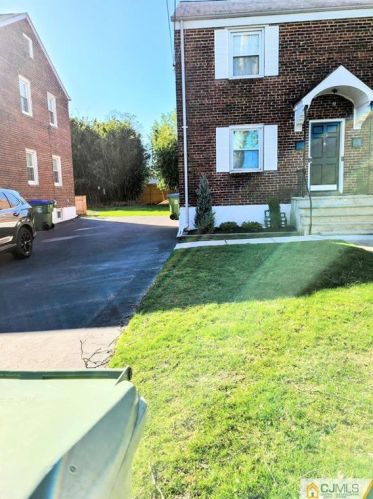 23 Coolidge Ave, Edison NJ 08837-2853 exterior