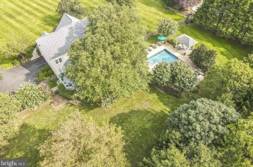 13606 Mt Prospect Dr, Rockville MD 20850-3510 exterior