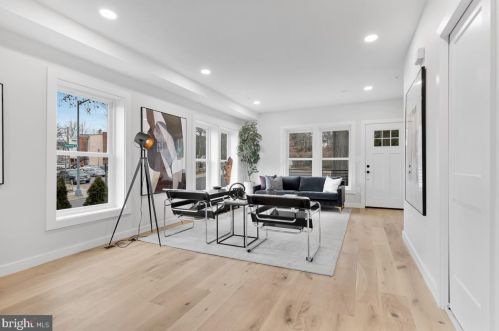 3922 3rd St, Washington, DC 20011-4802