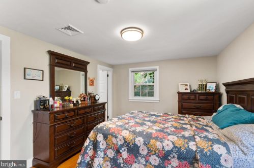 1826 Northbrook Dr, Lancaster PA 17601-5026 exterior