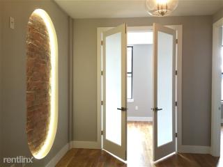 5 Spencer Ct, Brooklyn NY  11205-4839 exterior