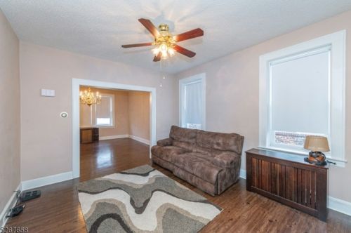 494 13 St, Newark NJ 07107-1105 exterior