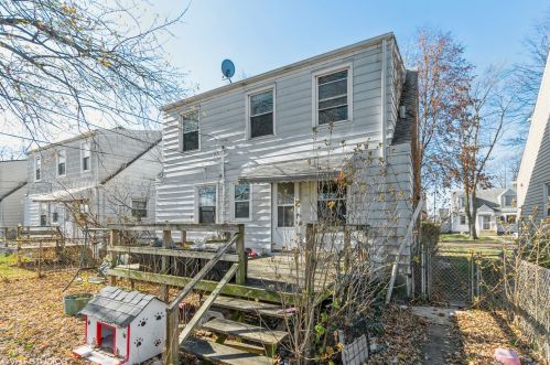 7713 Trumbull Ave, Chicago IL 60655-2555 exterior