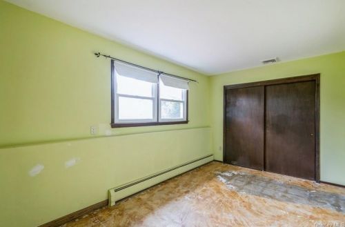 10 Melanie Ct, Valley Cottage NY 10989-1325 exterior