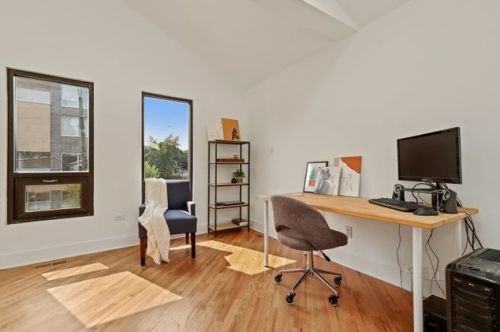 1859 California, Chicago IL 60647-4247 exterior