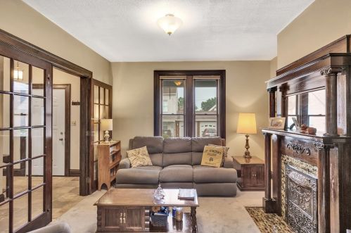 205 Littlewood St, Pittsburgh PA 15223-1131 exterior