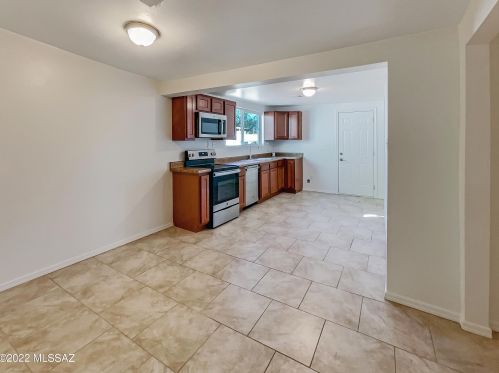 820 32nd St, Tucson AZ  85713-3615 exterior