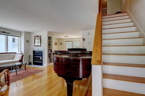 243 Transit St, Providence RI 02906-1023 exterior