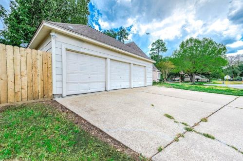 18909 Walden Frst Dr, Humble TX 77346-6008 exterior