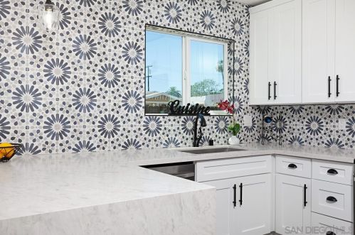 3204 Madison Ave, San Diego CA  92116-4448 exterior