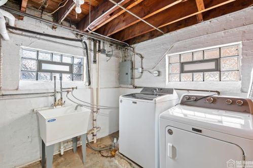 9015 Aberdeen St, Chicago IL  60620-3548 exterior