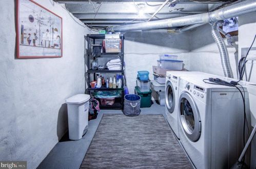 2004 Brandywine St, Philadelphia PA 19130-3204 exterior