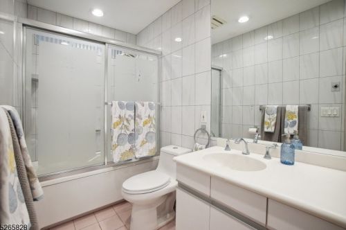 117 Stephenville Pkwy, Edison NJ 08820-2610 exterior