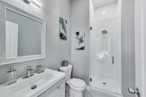 2718 Monroe St, Chicago IL 60624-2661 exterior