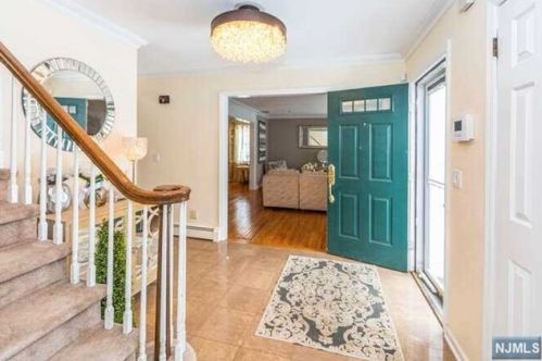 971 Cordes Ct, Oradell, NJ 07649-1913