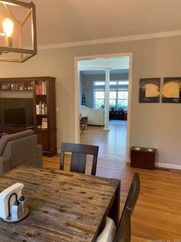 6 Linden Hts, Norwalk CT 06851-1552 exterior