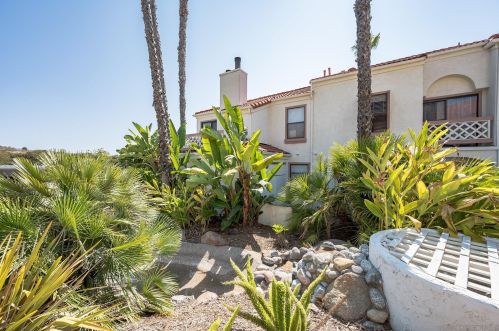 9384 Twin Trails Dr, San Diego CA  92129-2671 exterior