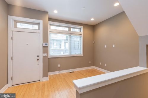 1114 Hope St, Philadelphia, PA 19123-1659