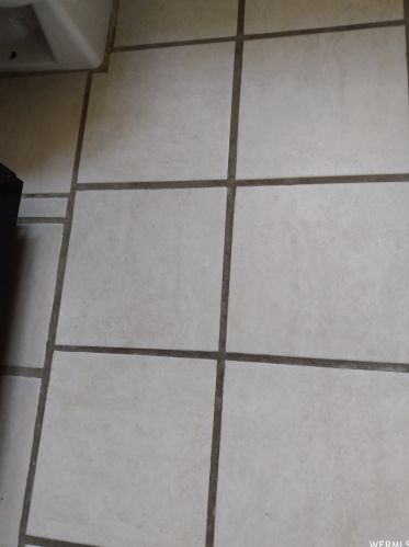 8758 1365, Taylorsville UT 84088-9127 exterior