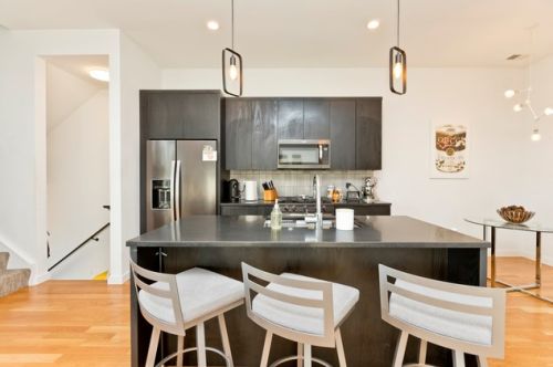 1637 Grand Ave, Chicago, IL 60622-6308