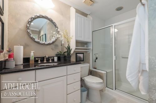 1222 Oakwood Ct, Rochester MI 48307-2541 exterior