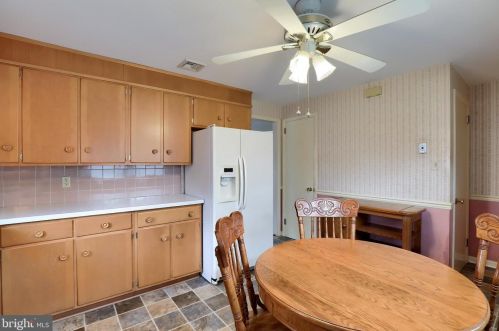 830 Imperial Dr, Lancaster PA 17601-2015 exterior