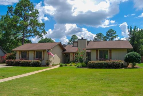 301 Foxrun Trl, Dothan, AL 36303-1304