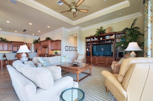 7829 Classics Dr, Naples FL 34113-3044 exterior