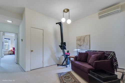 5533 Dorchester Ave, Chicago IL 60637-1720 exterior