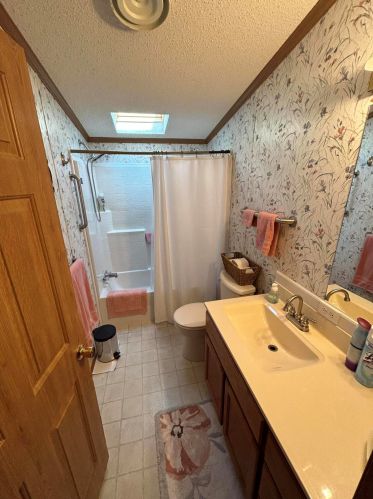 1447 Sarnia St, Meskegon MI 49444-3309 exterior