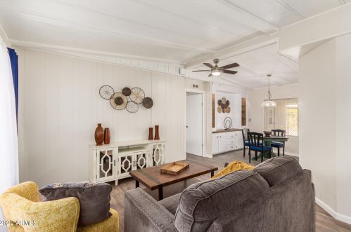 9010 Olive Ln, Chandler AZ  85248-6404 exterior