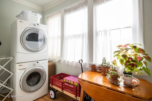 2221 Cortland St, Chicago IL  60647-4401 exterior