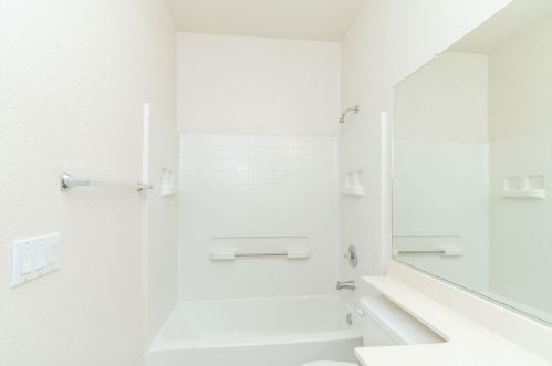 1375 Kerslake Cir, Folsom CA 95630-8460 exterior