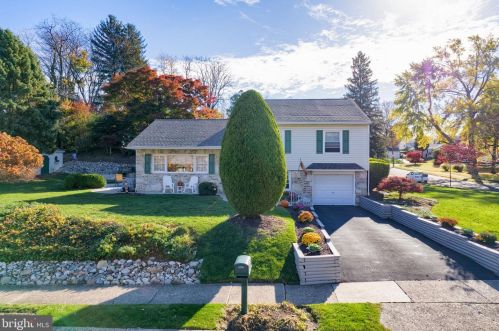 967 Old Ford Rd, Huntingdon Valley, PA 19006-8626