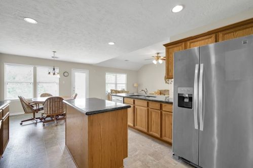 327 Cpe Conroe Dr, Montgomery TX 77356-5718 exterior