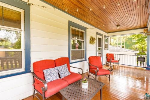 4211 Robinson St, Duluth MN 55804-2113 exterior