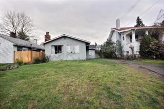 8416 17th Ave, Seattle WA  98106-2306 exterior