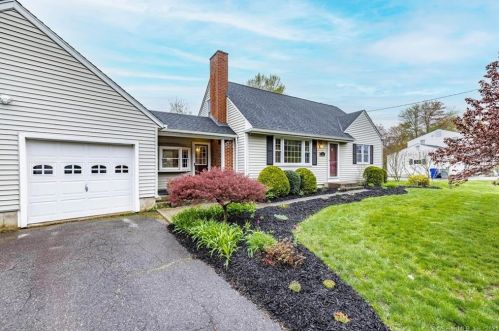 12 Bass Dr, Enfield, CT 06082-6116