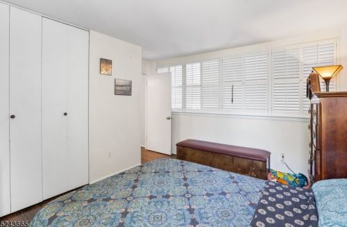 684 Irvington Ave, Maplewood NJ 07040-1623 exterior