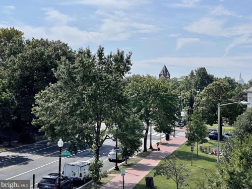 1130 Maryland Ave, Washington DC 20002-5332 exterior