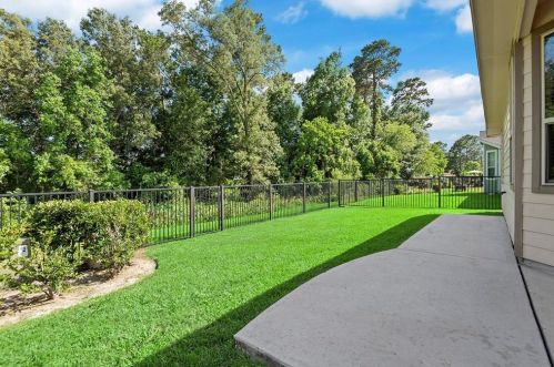 8642 Lighthouse Lk Ln, Humble TX 77346-5802 exterior