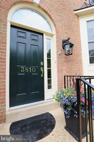 3810 Elmwood Towne Way, Alexandria VA  22303-1161 exterior