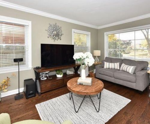 2376 74th St, Milwaukee, WI 53219-1839