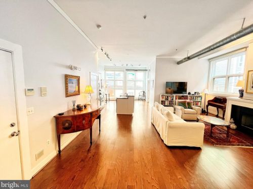 2380 Champlain St, Washington DC  20009-2696 exterior