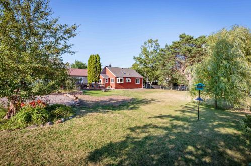 215 70 Ave, Duluth MN 55807-1809 exterior