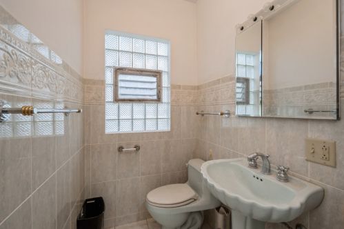 7921 Pr Ave, Chicago IL 60628-6216 exterior